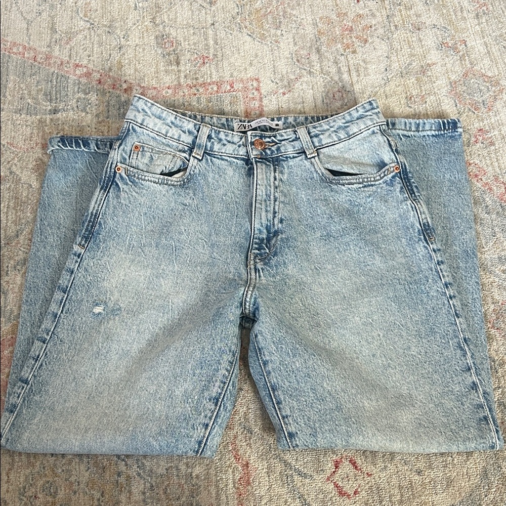 Zara Relaxed Fit Jeans - Light Blue